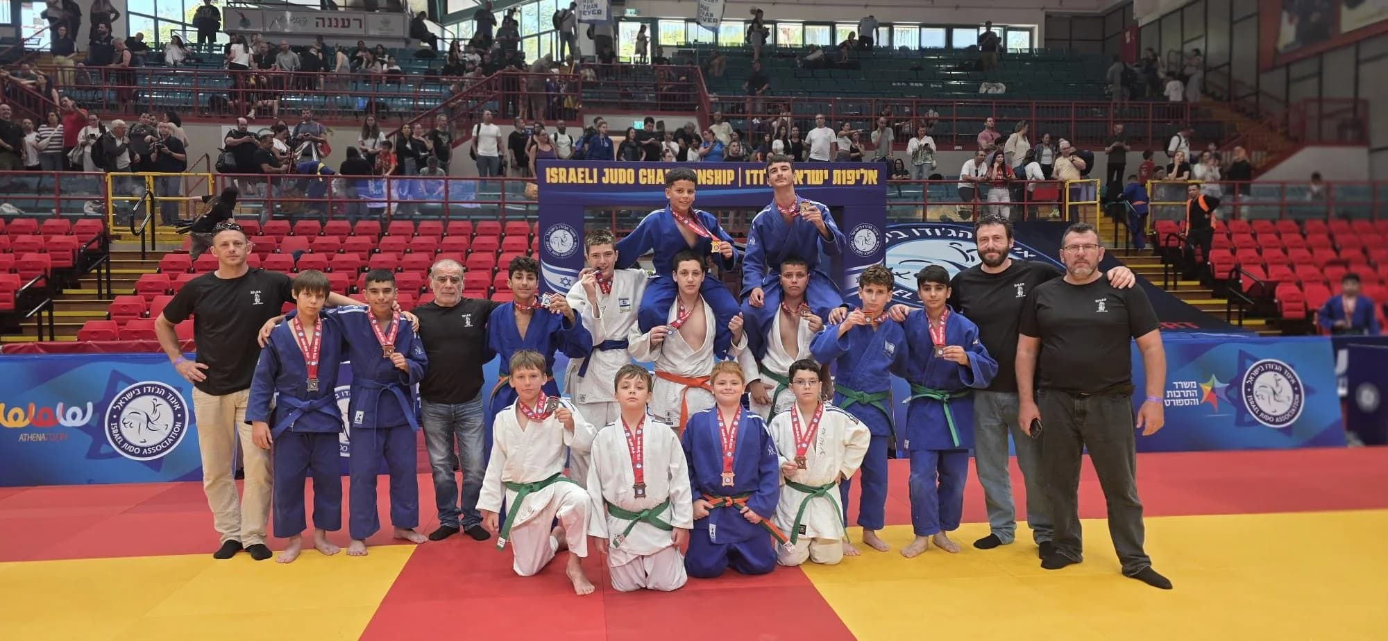 Команда клуба дзюдо Dilex с медалями на чемпионате Израиля по дзюдо